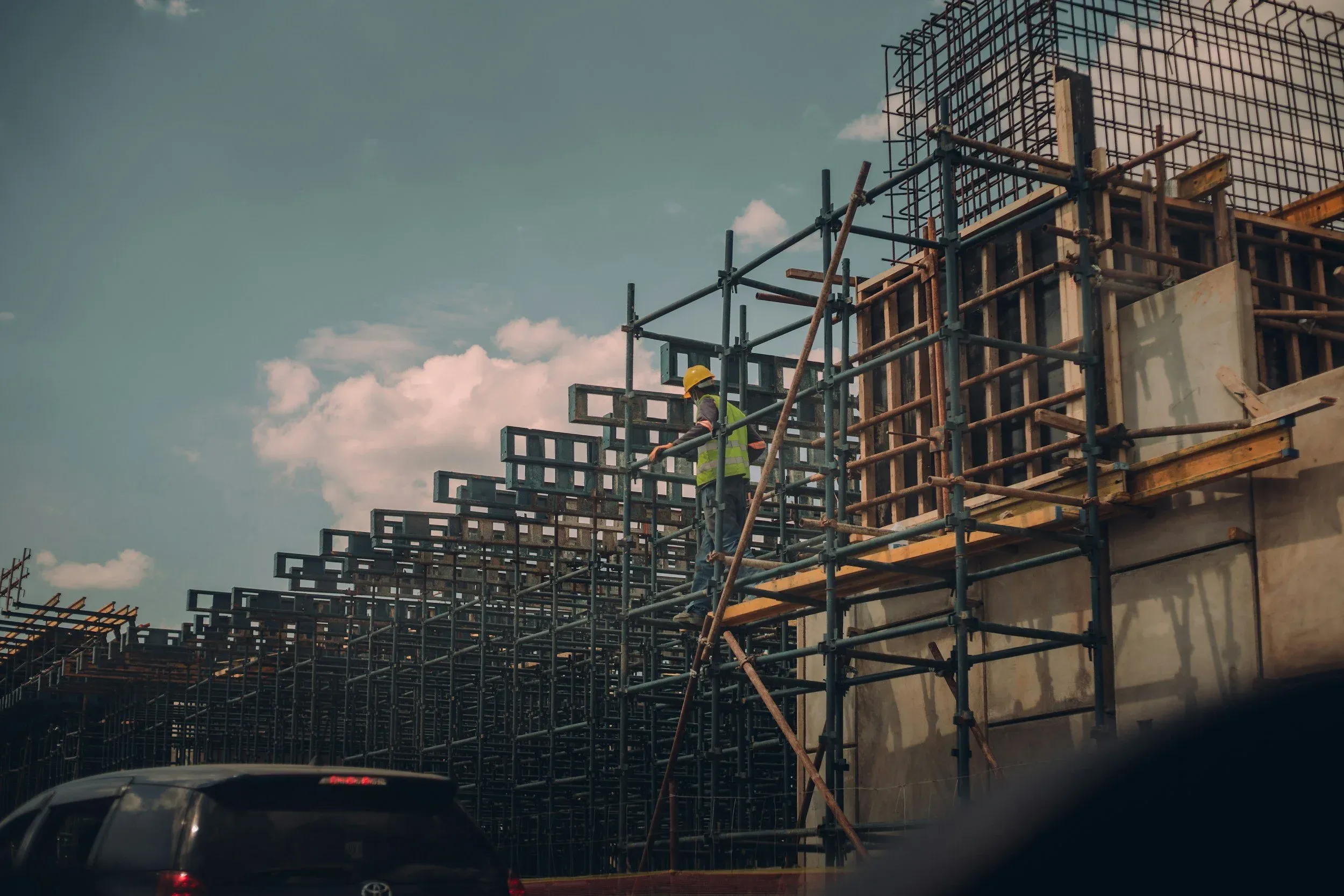 Brighton Seafront's Kingswest Building Applies to Wrap Scaffolding in Giant Advertising Shroud