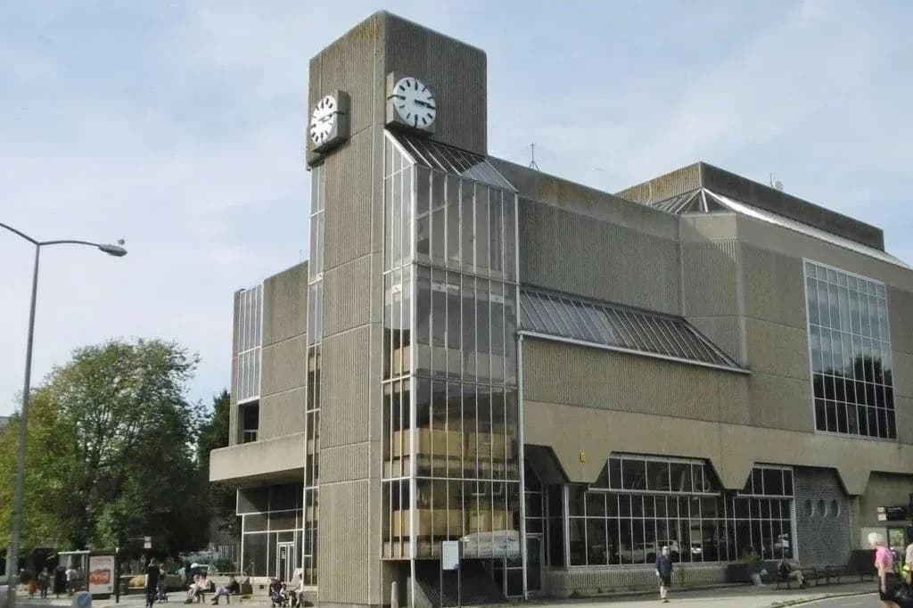 Brighton and Hove City Council Cuts Ethnicity Pay Gap to Zero